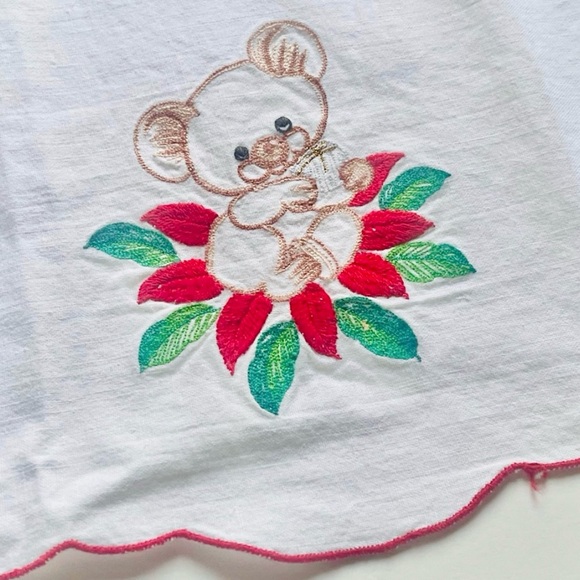 Embroidered Christmas Garland Mr&Mrs Claus Mouse Holly Hand Fingertip Towel Set - Picture 10 of 16